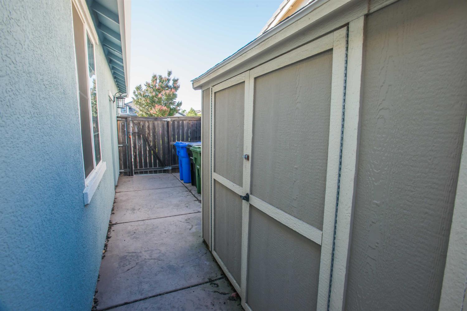 Detail Gallery Image 44 of 47 For 9916 Bluefin Way, Elk Grove,  CA 95757 - 4 Beds | 2 Baths