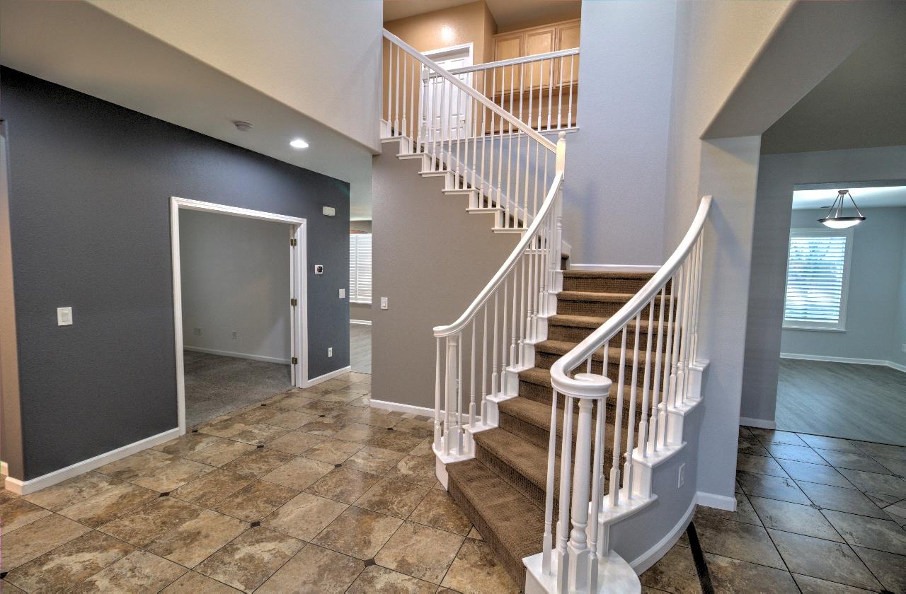 Detail Gallery Image 9 of 54 For 232 Kelley Mist Lane, Tracy,  CA 95377 - 4 Beds | 3 Baths