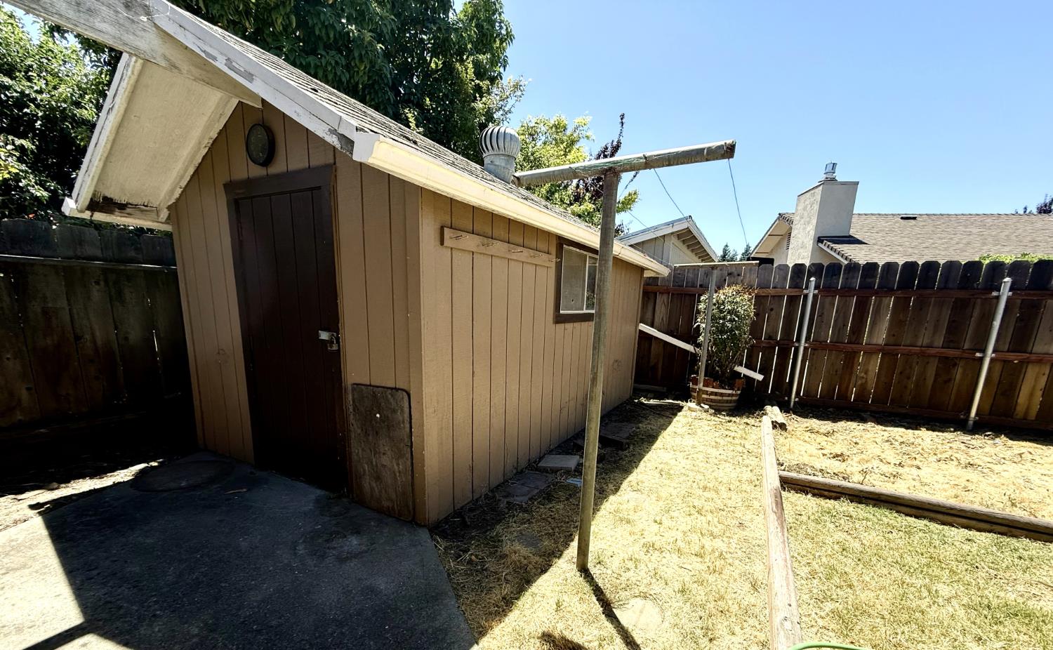 Detail Gallery Image 20 of 20 For 1517 Burgundy, Lodi,  CA 95242 - 3 Beds | 2 Baths