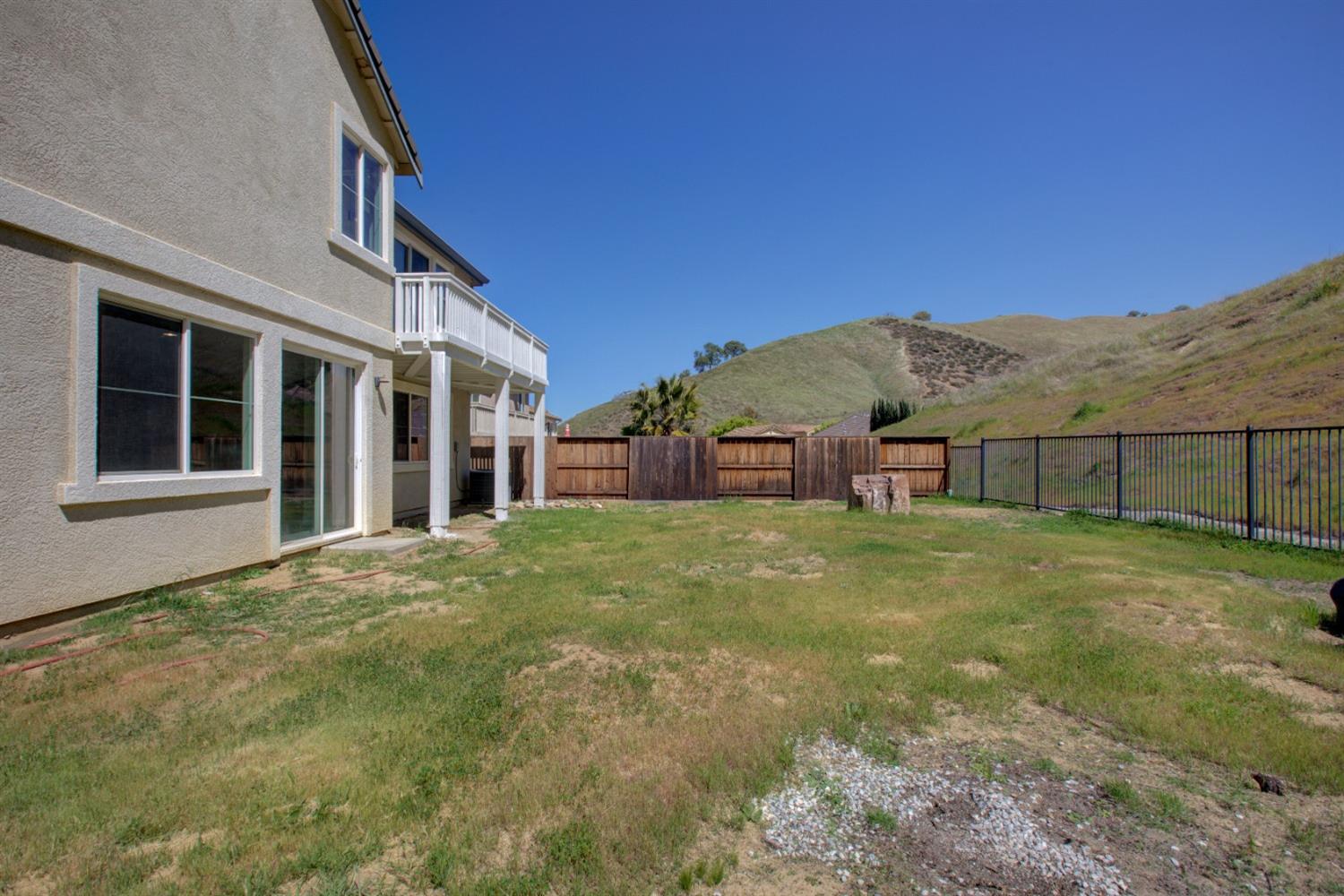 Detail Gallery Image 11 of 55 For 20676 Golf Canyon Ct, Patterson,  CA 95363 - 4 Beds | 2/1 Baths