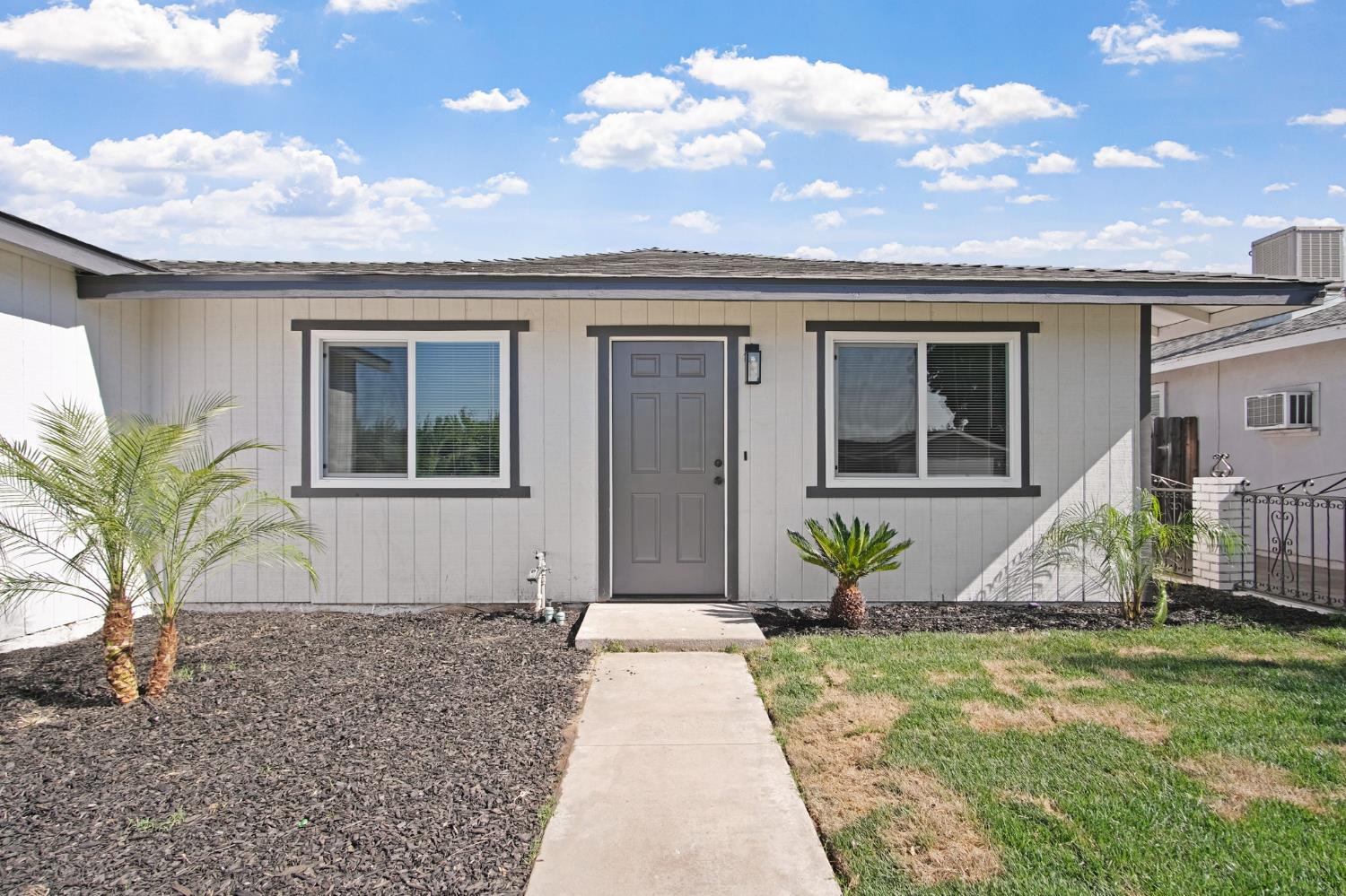 Detail Gallery Image 6 of 28 For 1757 Hickory Ave, Livingston,  CA 95334 - 4 Beds | 2 Baths