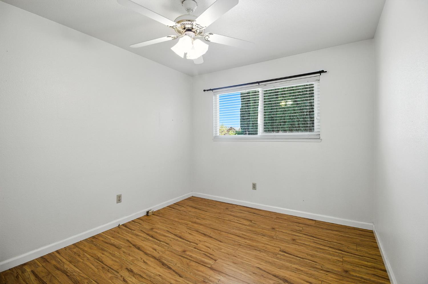 Detail Gallery Image 13 of 26 For 3400 Santos Ct, Turlock,  CA 95382 - 4 Beds | 2 Baths