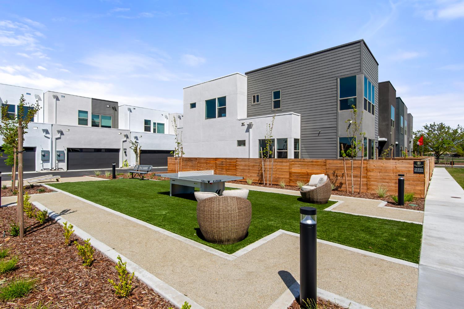 Detail Gallery Image 34 of 34 For 2037 Odin Walk, Sacramento,  CA 95835 - 3 Beds | 2/1 Baths