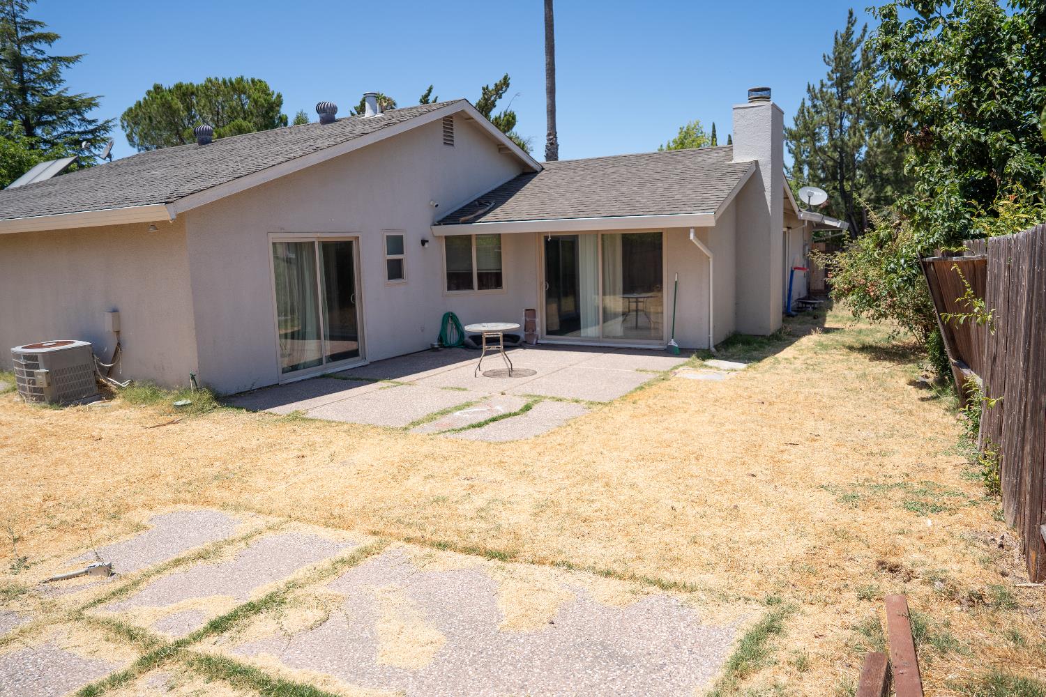 Detail Gallery Image 35 of 46 For 4370 Armadale Way, Sacramento,  CA 95823 - 3 Beds | 2 Baths