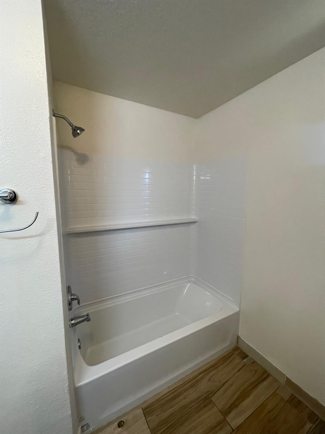 Detail Gallery Image 8 of 15 For 2636 Riverdale Ave, Modesto,  CA 95358 - 2 Beds | 1 Baths
