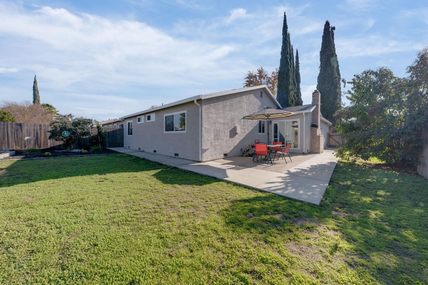 Detail Gallery Image 1 of 28 For 173 Bell Ave, Sacramento,  CA 95838 - 3 Beds | 2 Baths