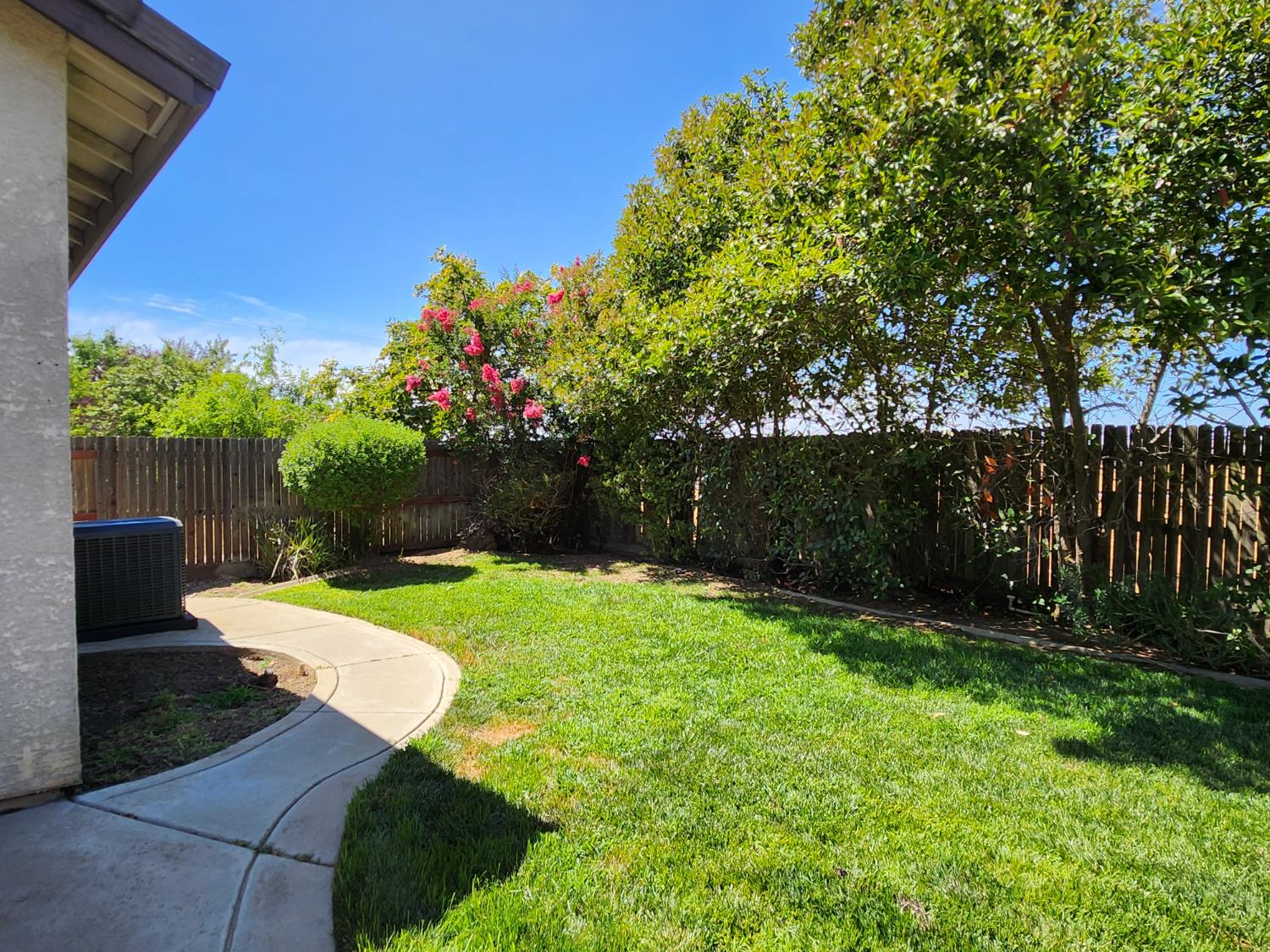 Detail Gallery Image 11 of 19 For 10021 Prairie Dunes Way, Sacramento,  CA 95829 - 4 Beds | 2 Baths