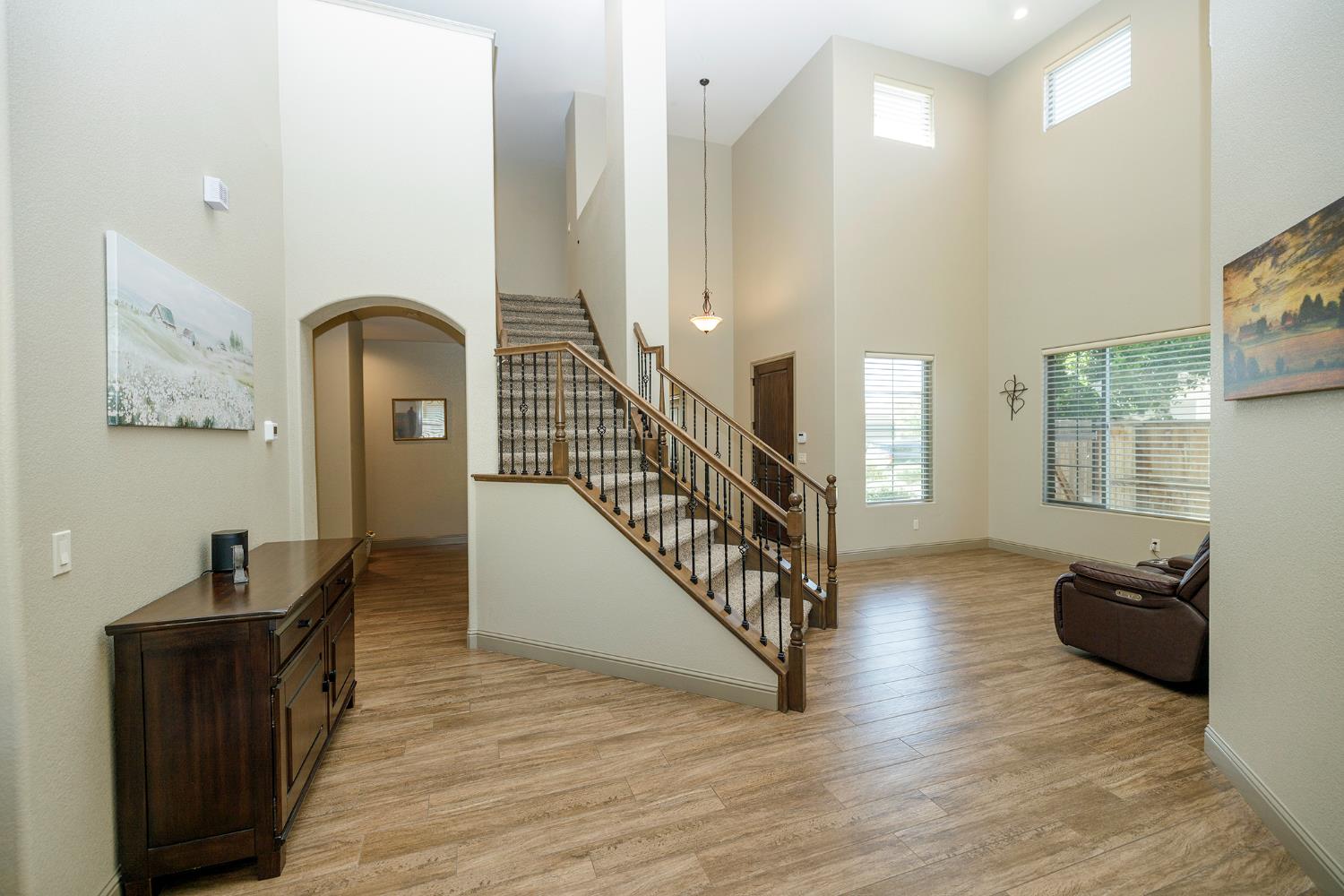 Detail Gallery Image 9 of 48 For 8725 Venetian Ter, Hilmar,  CA 95324 - 5 Beds | 3 Baths