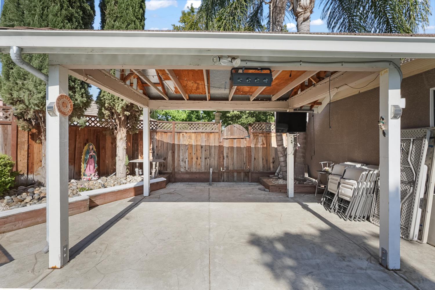 Detail Gallery Image 17 of 23 For 1050 Zion Ct, Tracy,  CA 95376 - 4 Beds | 2/1 Baths
