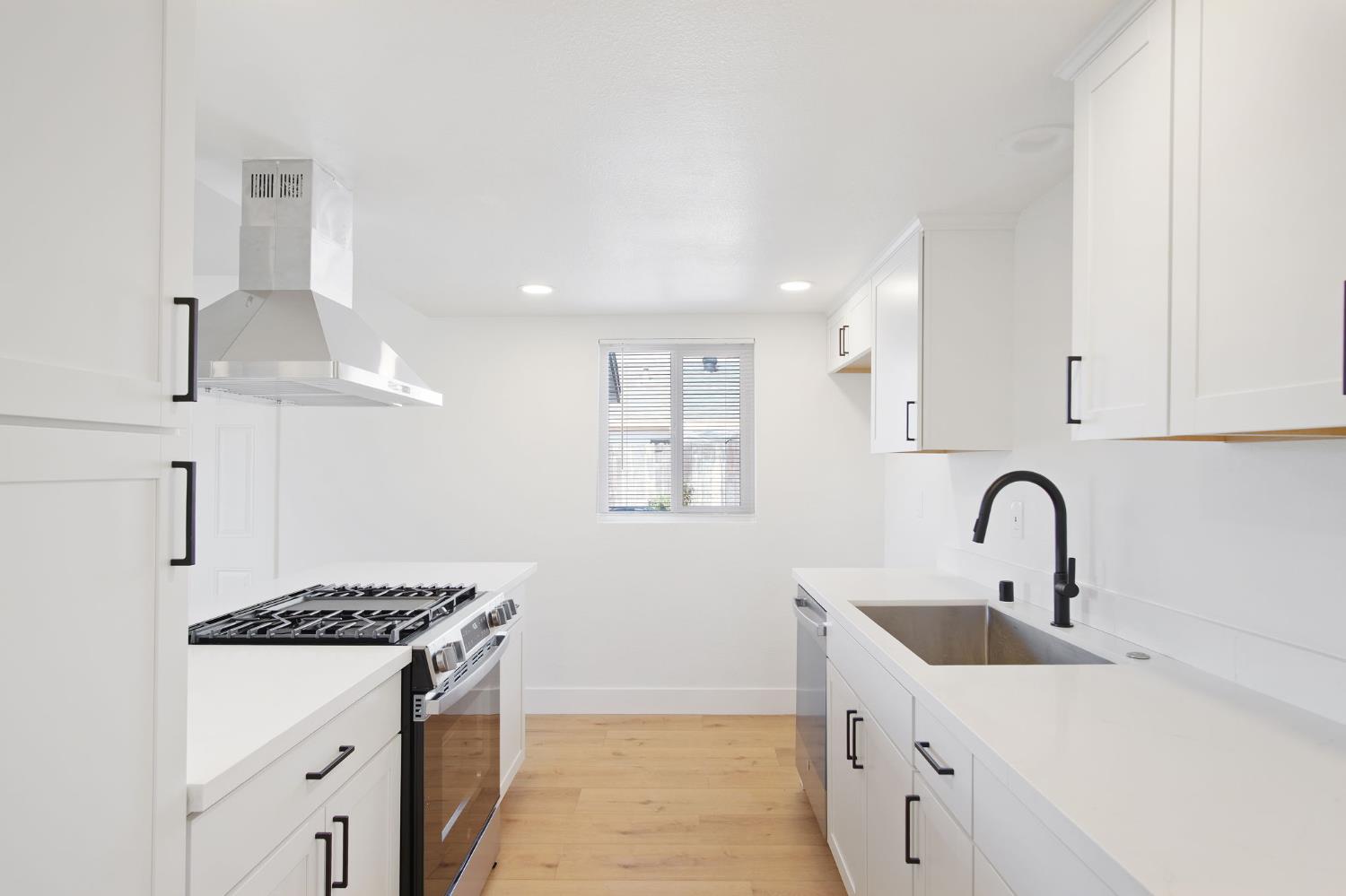 Detail Gallery Image 13 of 28 For 1757 Hickory Ave, Livingston,  CA 95334 - 4 Beds | 2 Baths
