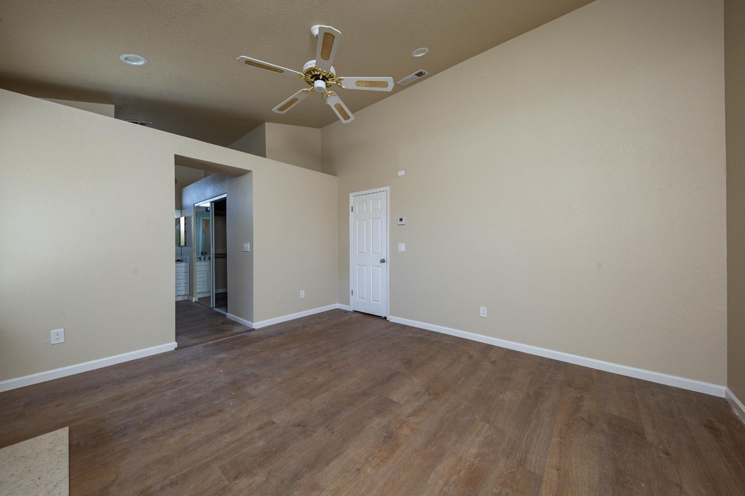 Detail Gallery Image 30 of 50 For 270 Camelot Dr, Tracy,  CA 95376 - 4 Beds | 3 Baths