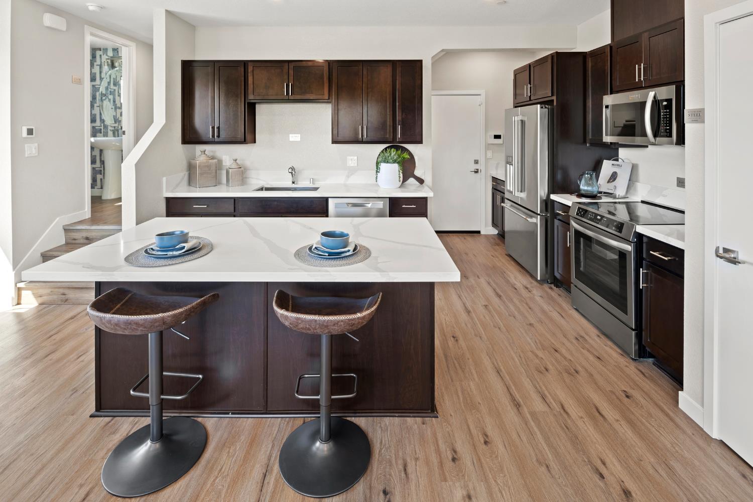 Detail Gallery Image 9 of 34 For 2037 Odin Walk, Sacramento,  CA 95835 - 3 Beds | 2/1 Baths