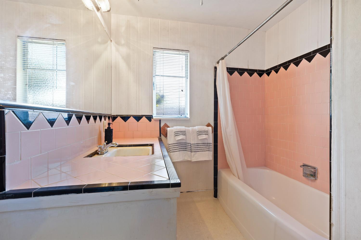 Detail Gallery Image 12 of 29 For 400 W G St, Oakdale,  CA 95361 - 3 Beds | 1 Baths