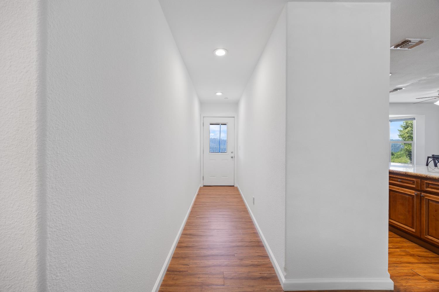 Detail Gallery Image 6 of 37 For 8009 Spring Valley Rd, Pollock Pines,  CA 95726 - 3 Beds | 2 Baths
