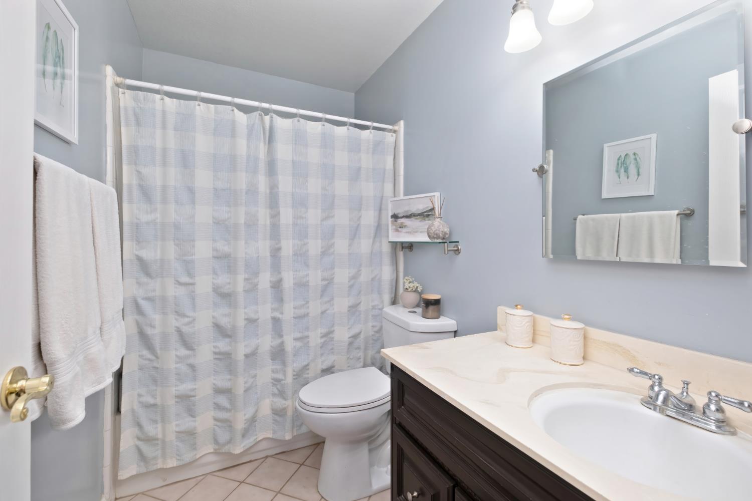 Detail Gallery Image 27 of 36 For 4209 Jump Ct, Sacramento,  CA 95826 - 5 Beds | 3 Baths