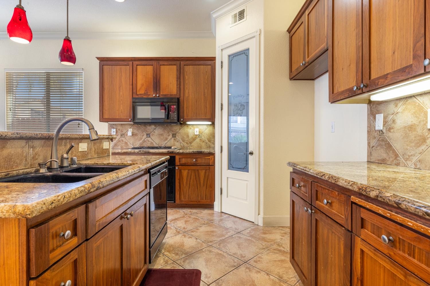 Detail Gallery Image 18 of 28 For 3501 Valley Oak Dr, Ceres,  CA 95307 - 4 Beds | 2/1 Baths