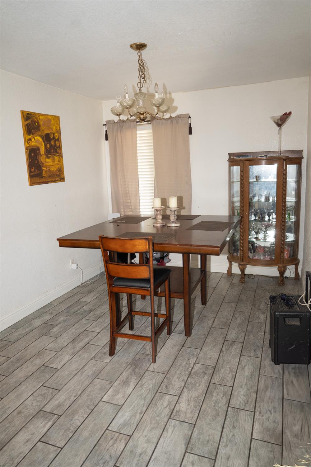 Detail Gallery Image 8 of 46 For 4370 Armadale Way, Sacramento,  CA 95823 - 3 Beds | 2 Baths