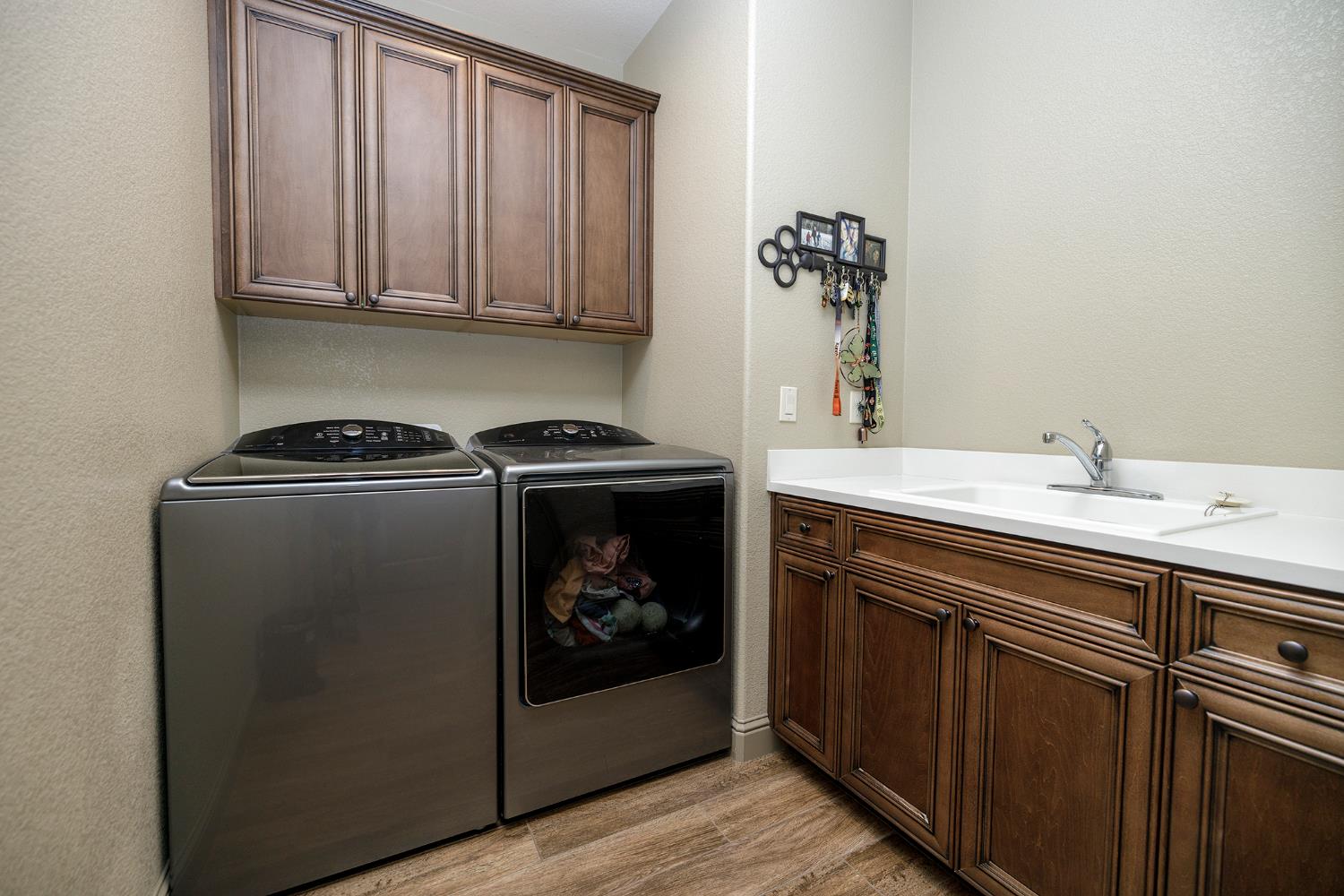 Detail Gallery Image 28 of 48 For 8725 Venetian Ter, Hilmar,  CA 95324 - 5 Beds | 3 Baths