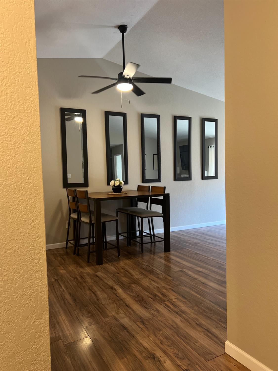 Detail Gallery Image 5 of 22 For 929 Inez, Modesto,  CA 95351 - 2 Beds | 2 Baths