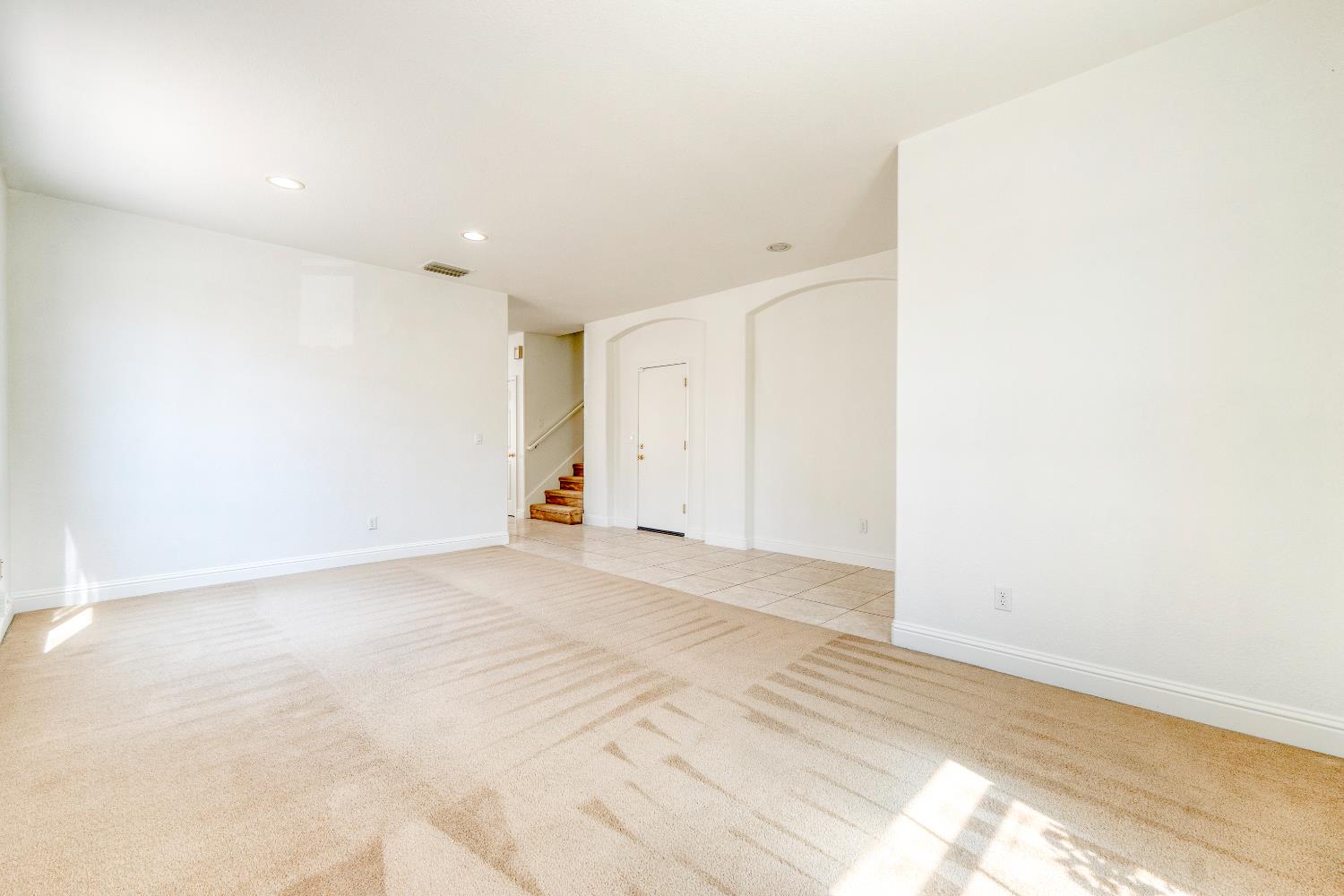 Detail Gallery Image 5 of 32 For 7953 Pearl Drop Ct, Antelope,  CA 95843 - 6 Beds | 3 Baths
