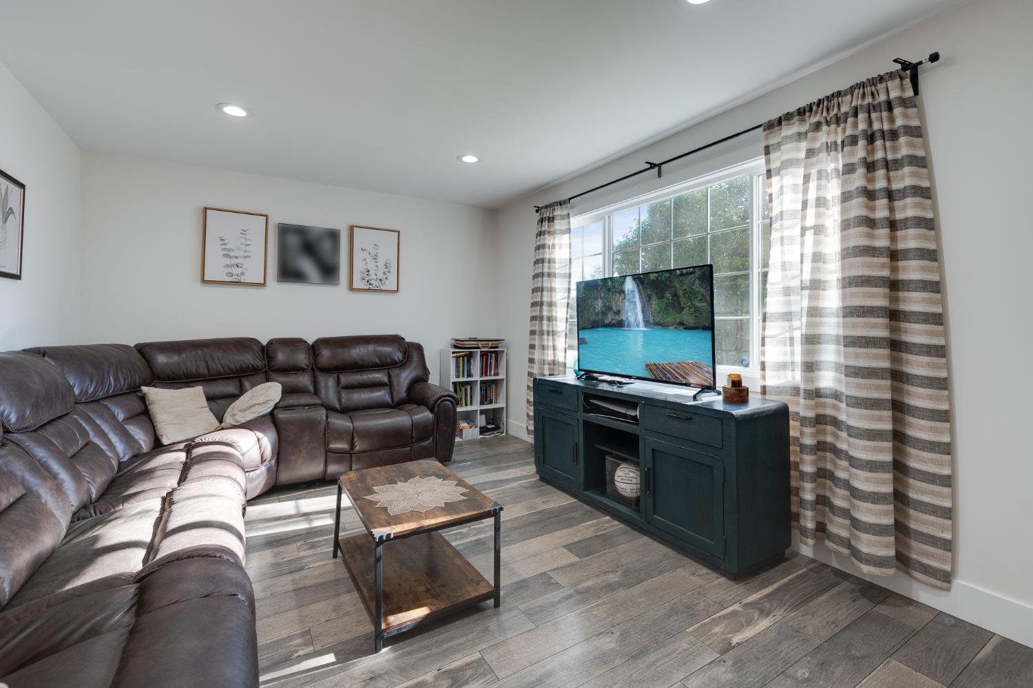 Detail Gallery Image 11 of 28 For 173 Bell Ave, Sacramento,  CA 95838 - 3 Beds | 2 Baths