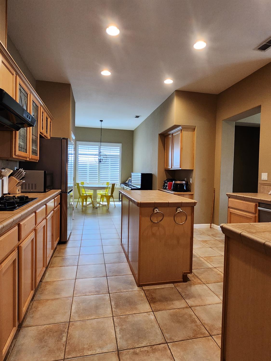 Detail Gallery Image 7 of 19 For 10021 Prairie Dunes Way, Sacramento,  CA 95829 - 4 Beds | 2 Baths