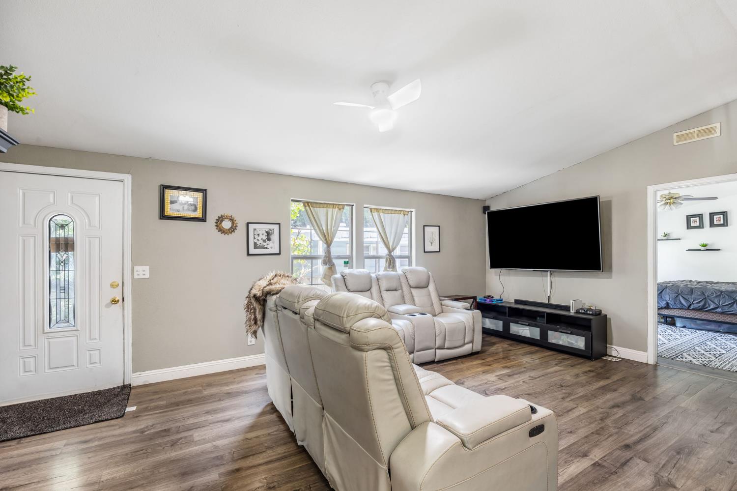Detail Gallery Image 6 of 47 For 1050 W Capitol Ave 11, West Sacramento,  CA 95691 - 3 Beds | 2 Baths