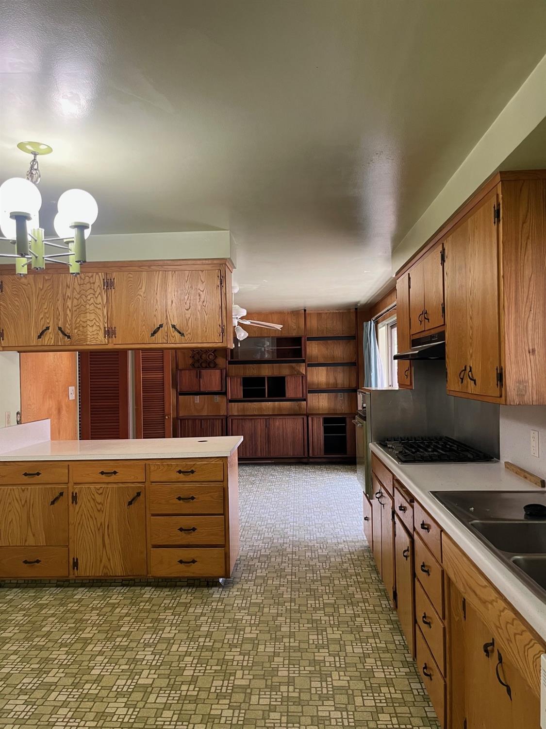 Detail Gallery Image 3 of 9 For 1156 Haverhill St, West Sacramento,  CA 95691 - 3 Beds | 2 Baths