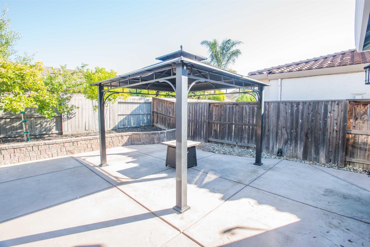 Detail Gallery Image 35 of 47 For 9916 Bluefin Way, Elk Grove,  CA 95757 - 4 Beds | 2 Baths