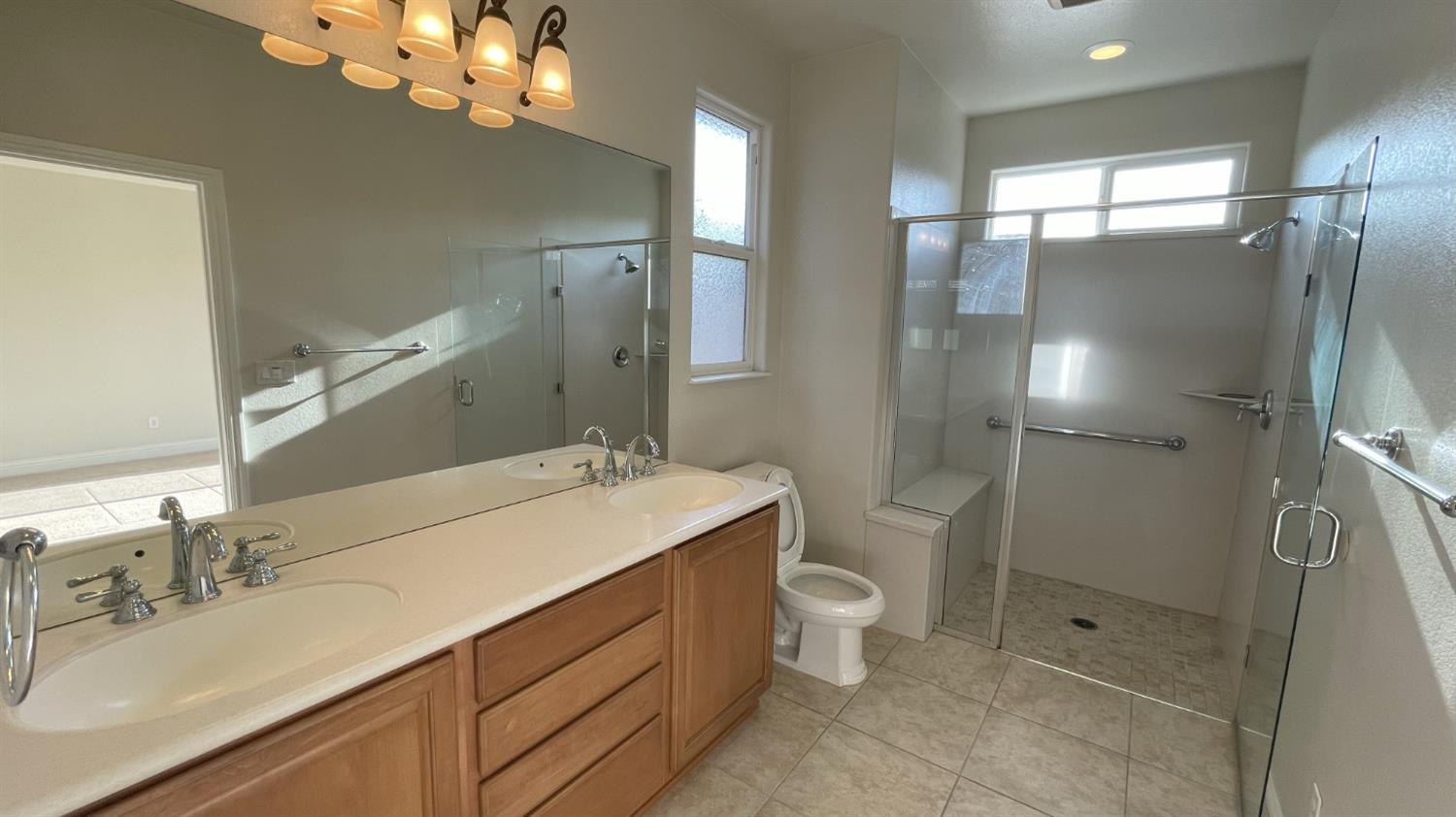 Detail Gallery Image 16 of 29 For 2367 Bellchase Ln, Manteca,  CA 95336 - 2 Beds | 2 Baths