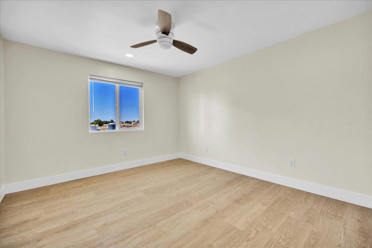 Detail Gallery Image 24 of 36 For 3125 Gladys Ave, West Sacramento,  CA 95691 - 2 Beds | 3/1 Baths