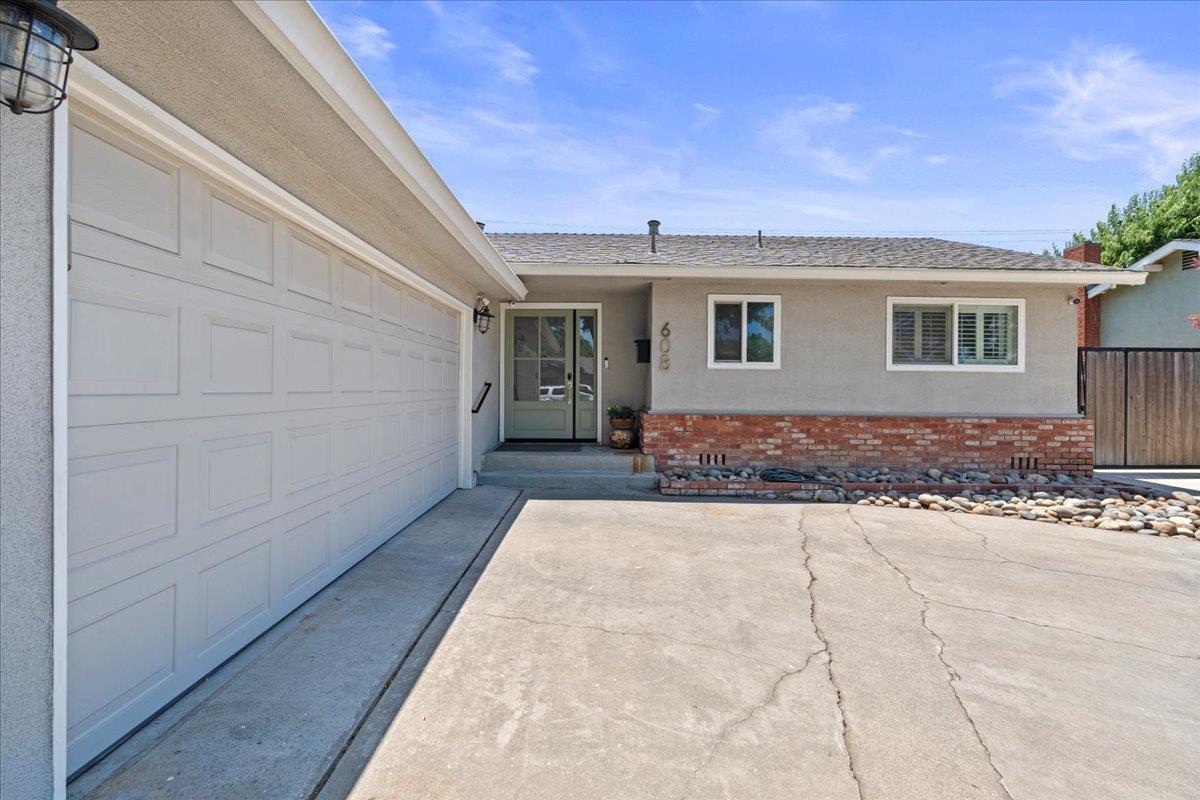 Detail Gallery Image 2 of 27 For 608 Nome Ave, Modesto,  CA 95350 - 3 Beds | 2 Baths