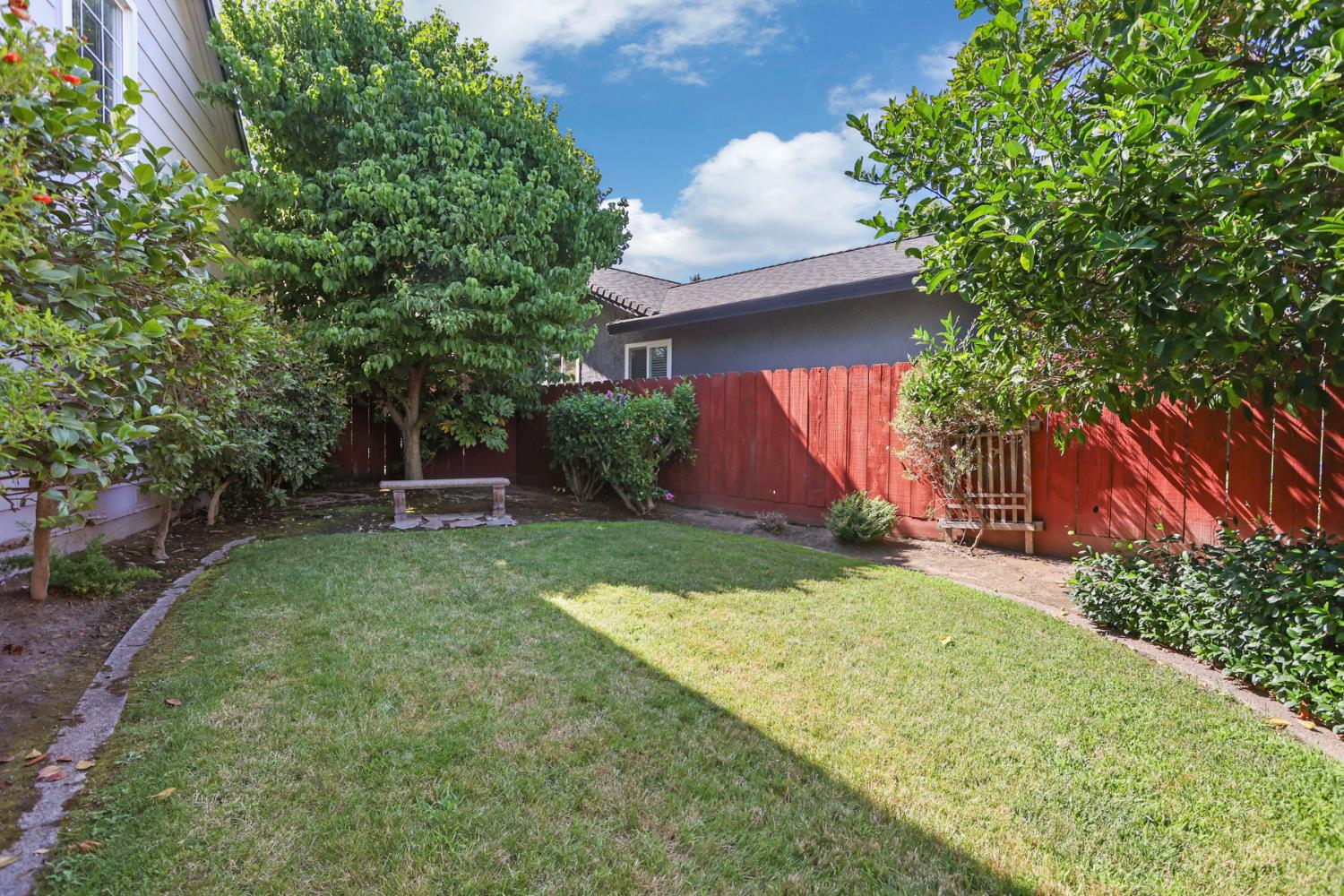 Detail Gallery Image 30 of 40 For 208 Palomar Dr, Lodi,  CA 95242 - 4 Beds | 3 Baths