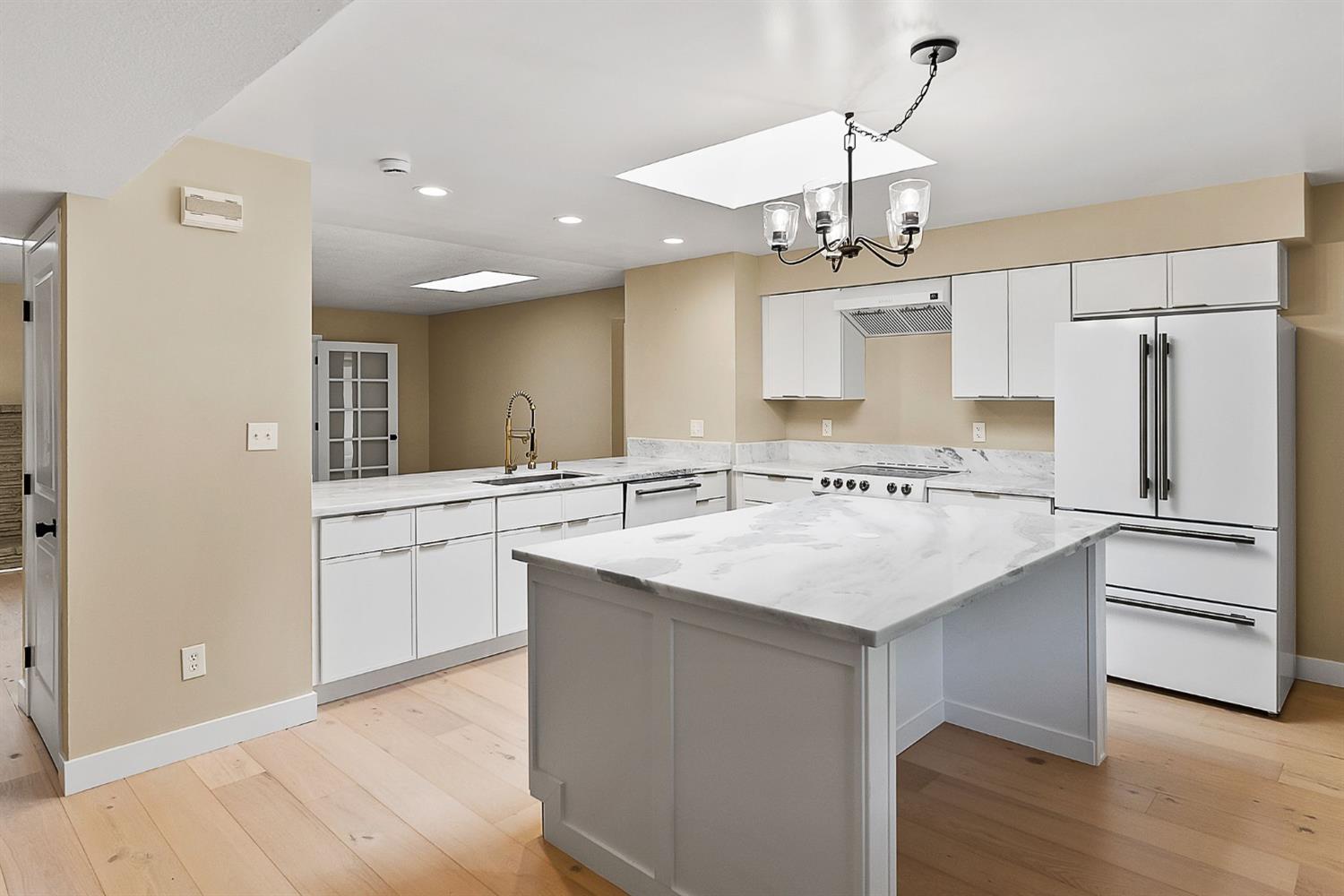 Detail Gallery Image 5 of 50 For 7548 Widgeon Way, Fair Oaks,  CA 95628 - 4 Beds | 2 Baths