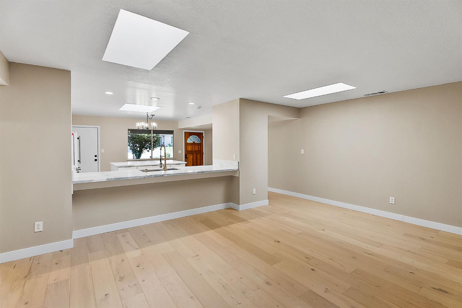 Detail Gallery Image 14 of 50 For 7548 Widgeon Way, Fair Oaks,  CA 95628 - 4 Beds | 2 Baths