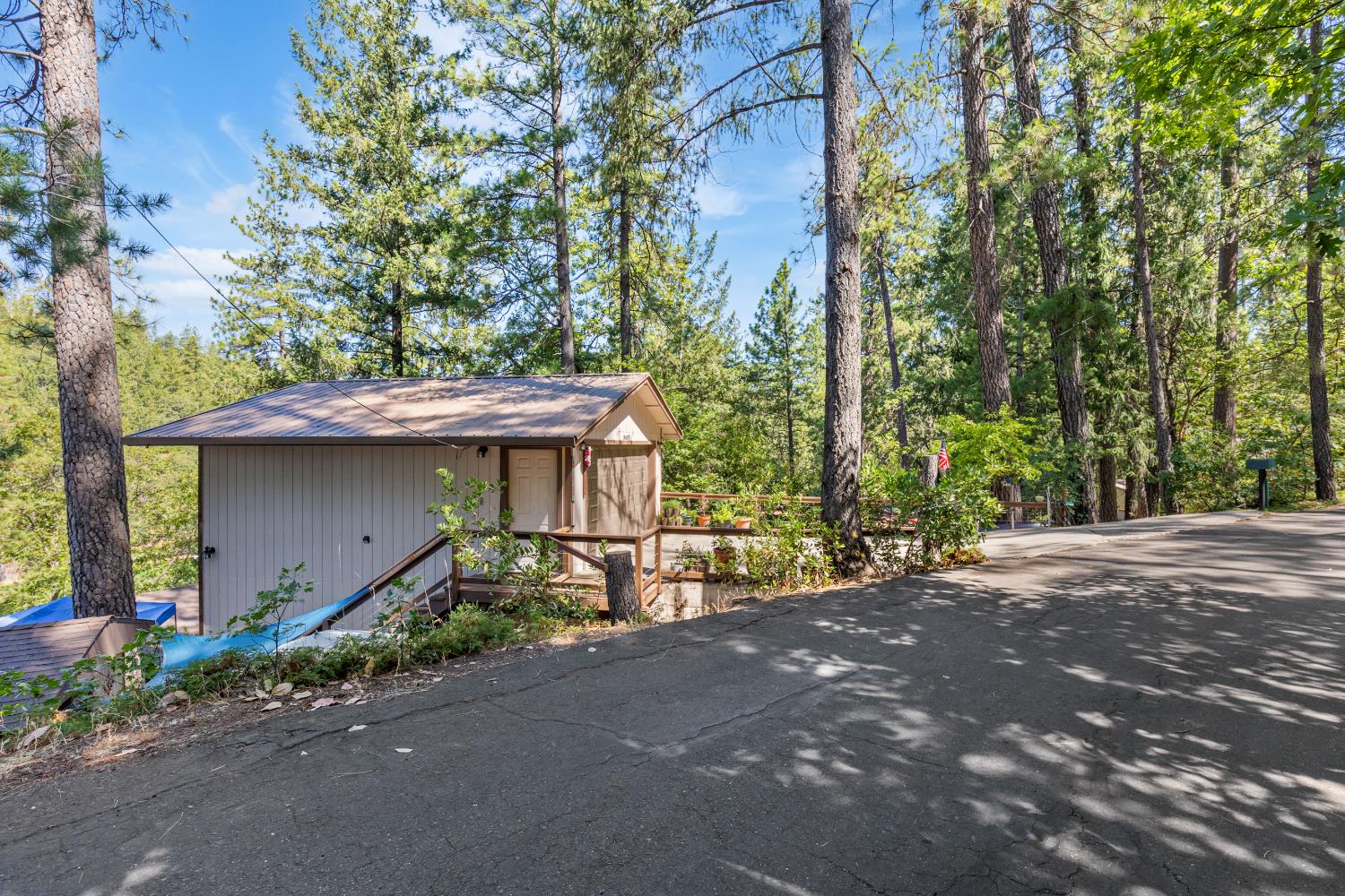 Detail Gallery Image 3 of 71 For 18507 Dunvegan Dr, Applegate,  CA 95703 - 2 Beds | 2 Baths