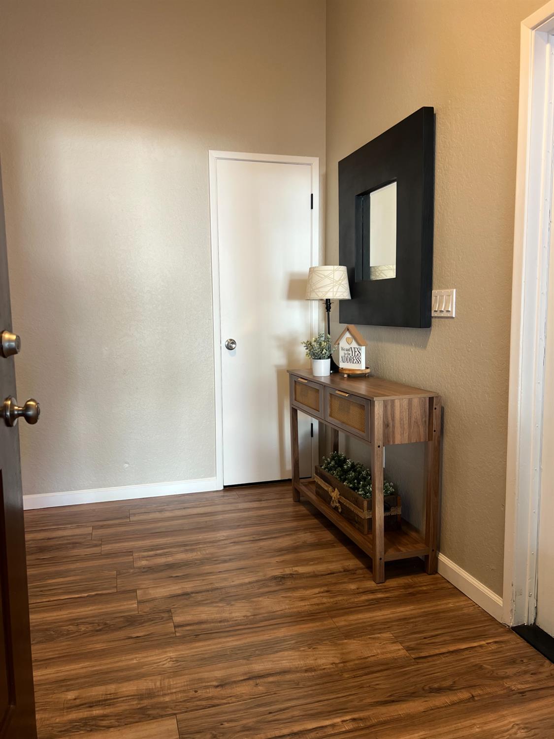 Detail Gallery Image 3 of 22 For 929 Inez, Modesto,  CA 95351 - 2 Beds | 2 Baths