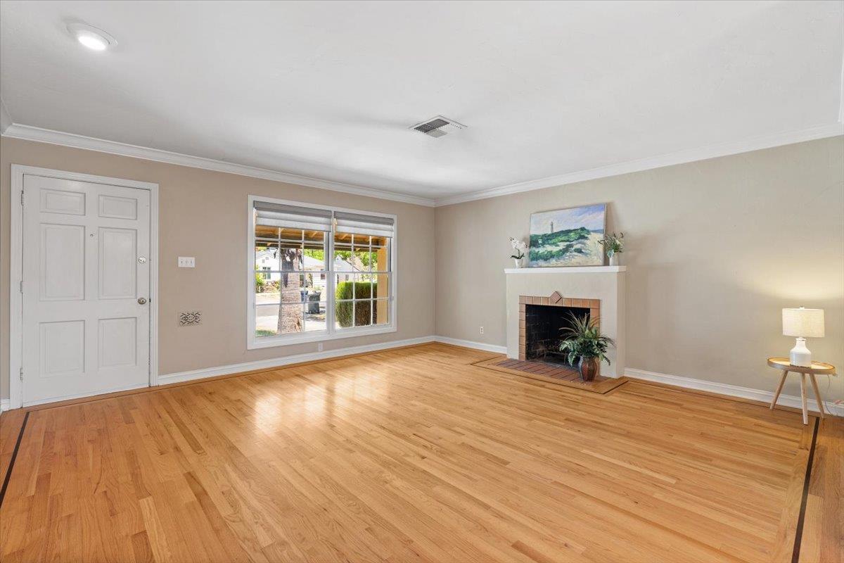 Detail Gallery Image 9 of 32 For 6120 4th Ave, Sacramento,  CA 95817 - 2 Beds | 1 Baths