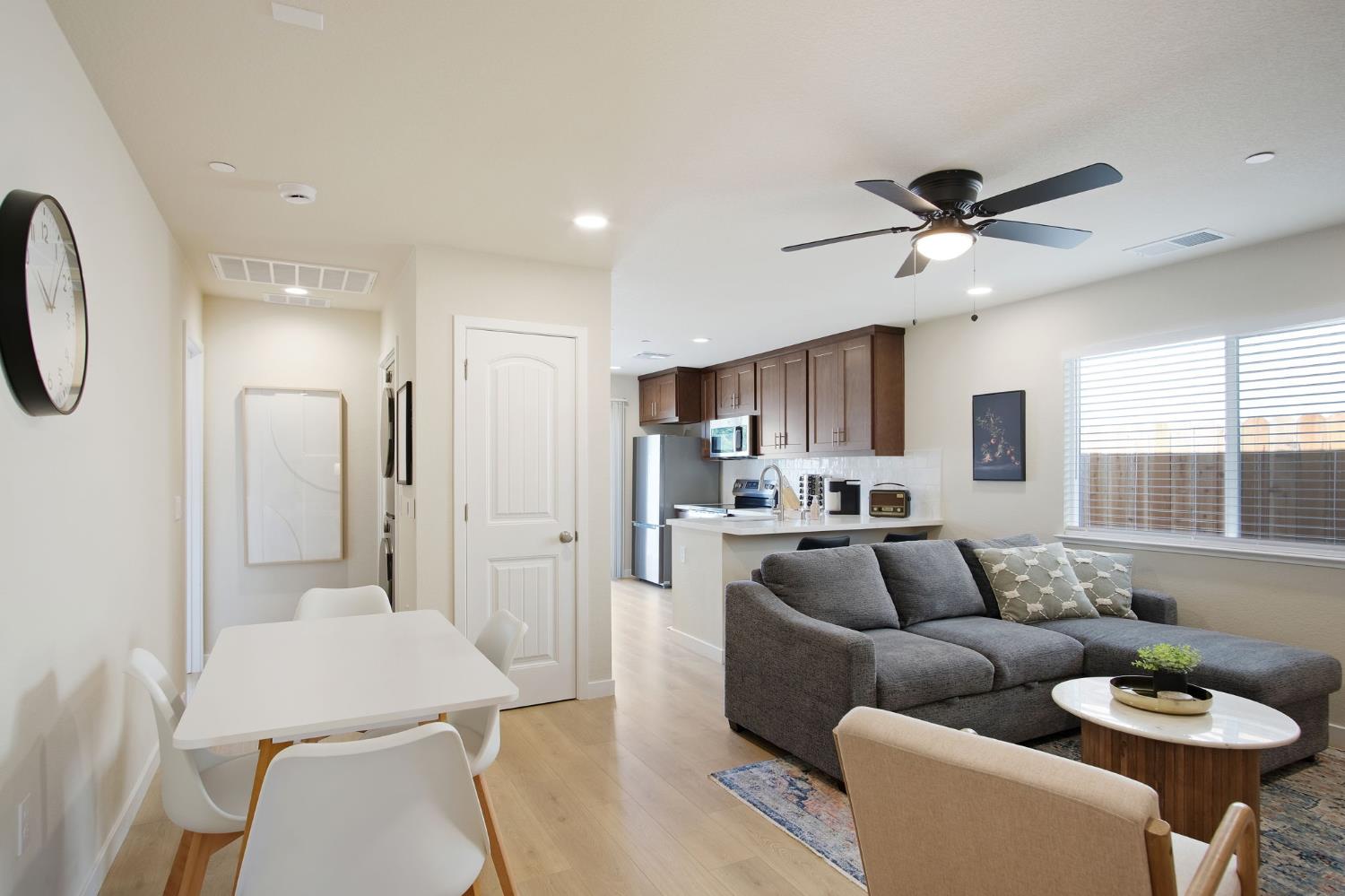 Detail Gallery Image 6 of 23 For 1222 Impression St, Turlock,  CA 95380 - 2 Beds | 2 Baths
