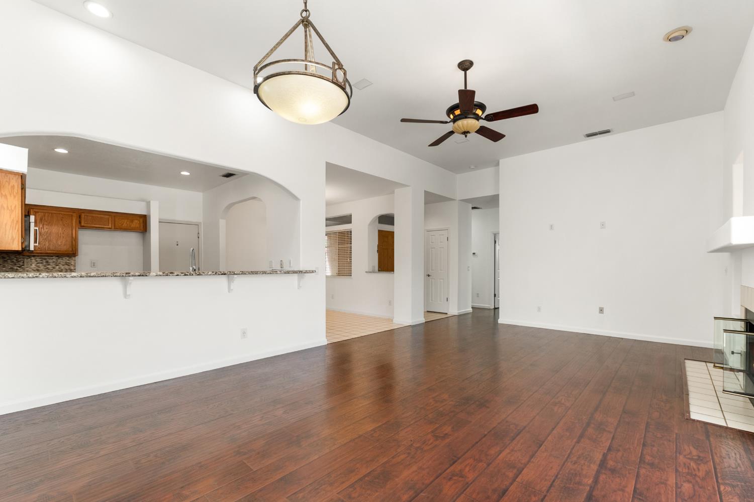 Detail Gallery Image 12 of 28 For 1929 Providence Way, Lodi,  CA 95242 - 4 Beds | 2 Baths