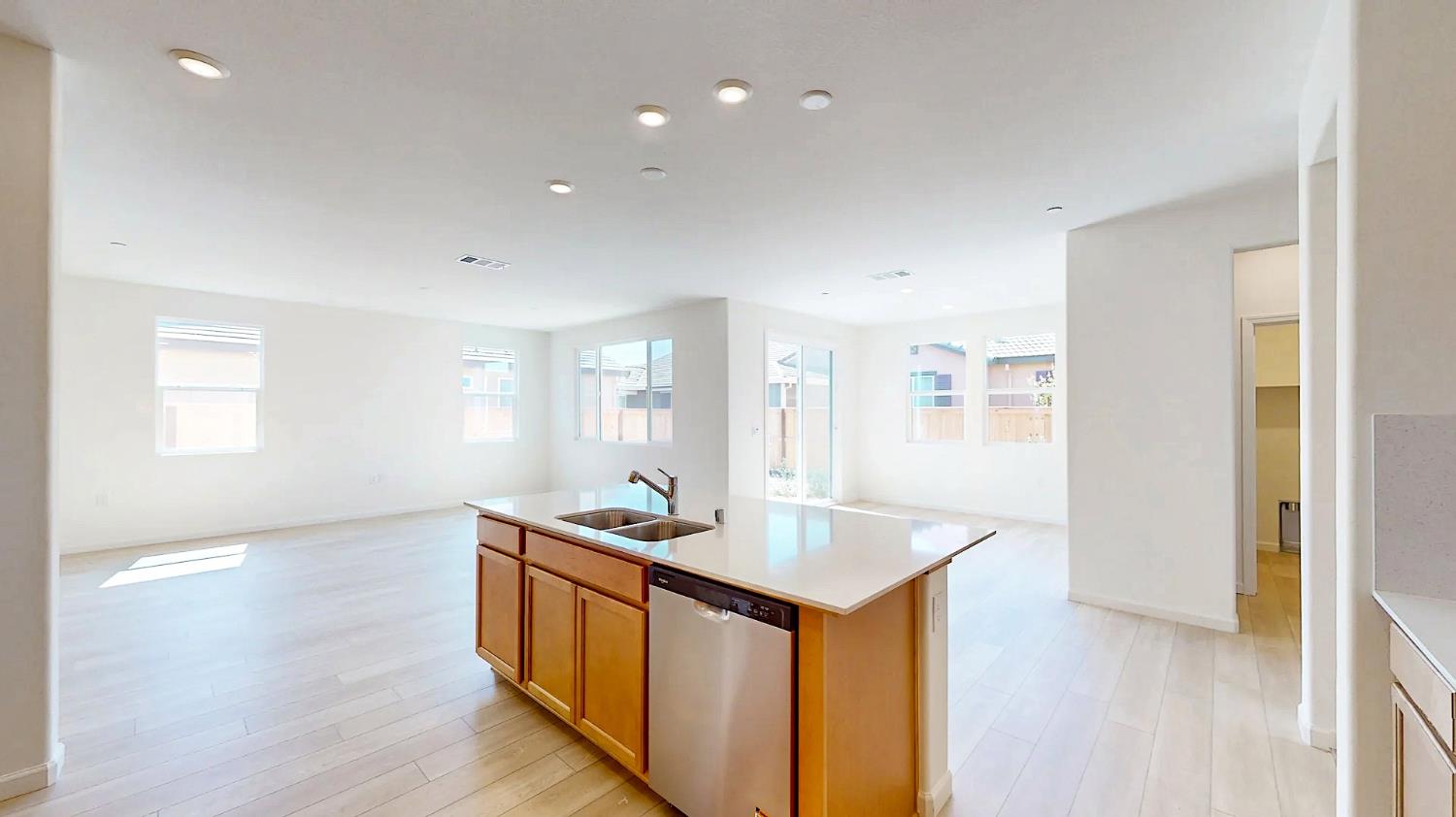Detail Gallery Image 20 of 55 For 6312 Sun Haven St, Hughson,  CA 95326 - 3 Beds | 2 Baths