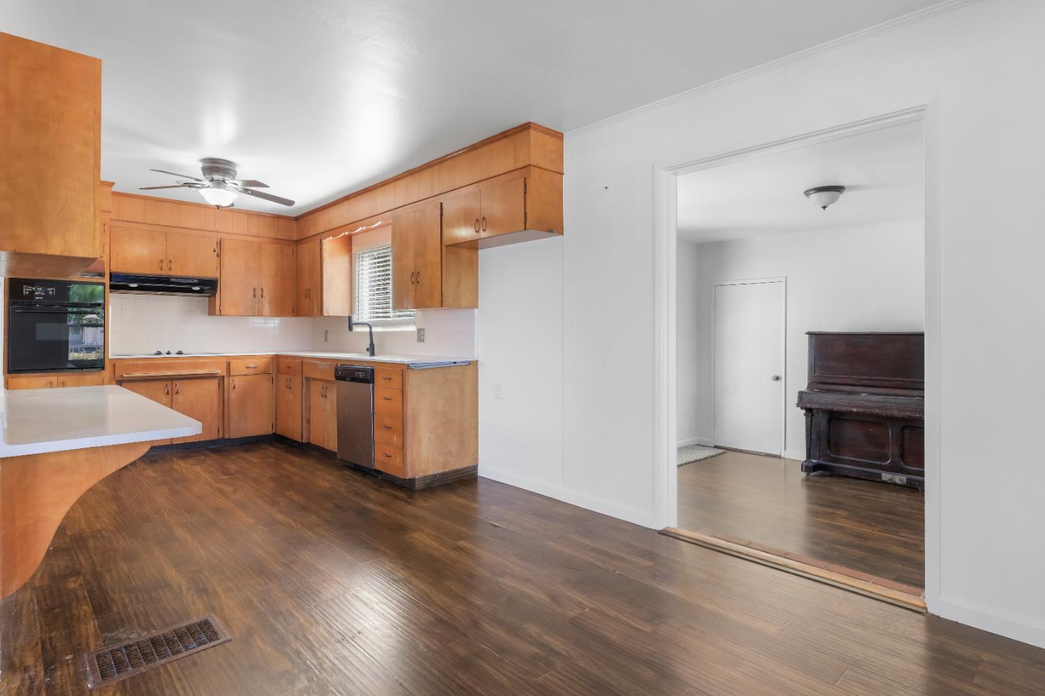 Detail Gallery Image 13 of 29 For 535 Alicante Dr, Lodi,  CA 95240 - 3 Beds | 1 Baths