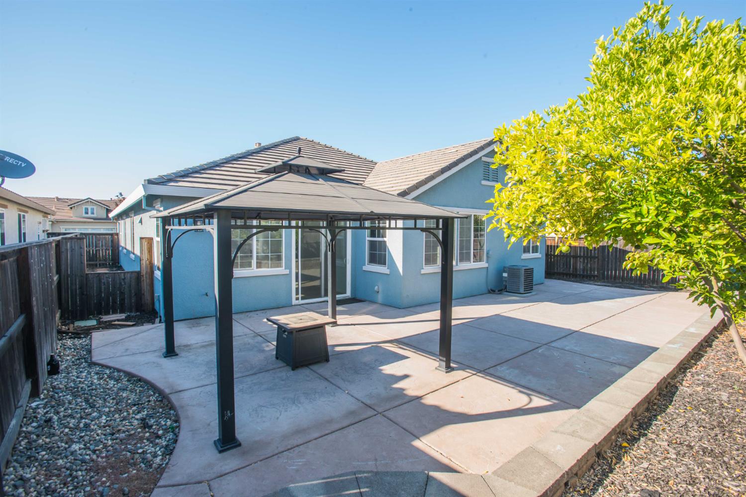 Detail Gallery Image 39 of 47 For 9916 Bluefin Way, Elk Grove,  CA 95757 - 4 Beds | 2 Baths