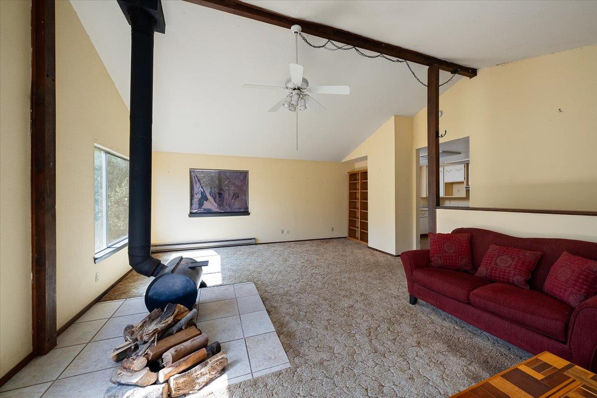 Detail Gallery Image 10 of 44 For 5941 Garden Park Dr, Garden Valley,  CA 95633 - 3 Beds | 2/1 Baths