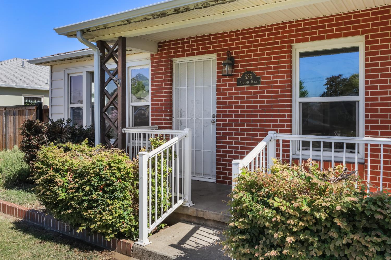 Detail Gallery Image 4 of 29 For 535 Alicante Dr, Lodi,  CA 95240 - 3 Beds | 1 Baths
