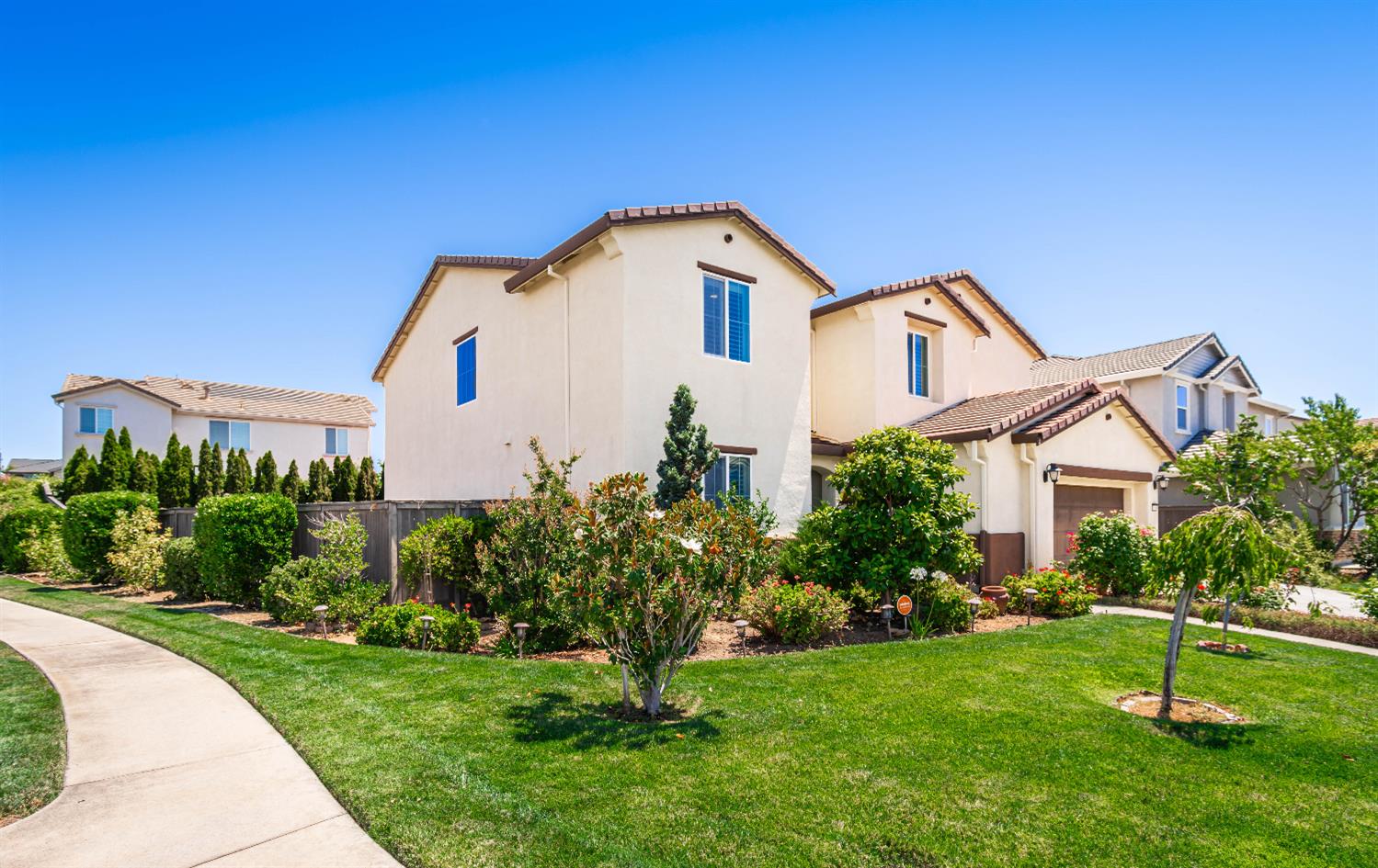 Detail Gallery Image 6 of 64 For 5394 Otter Pond Way, Rancho Cordova,  CA 95742 - 5 Beds | 3 Baths
