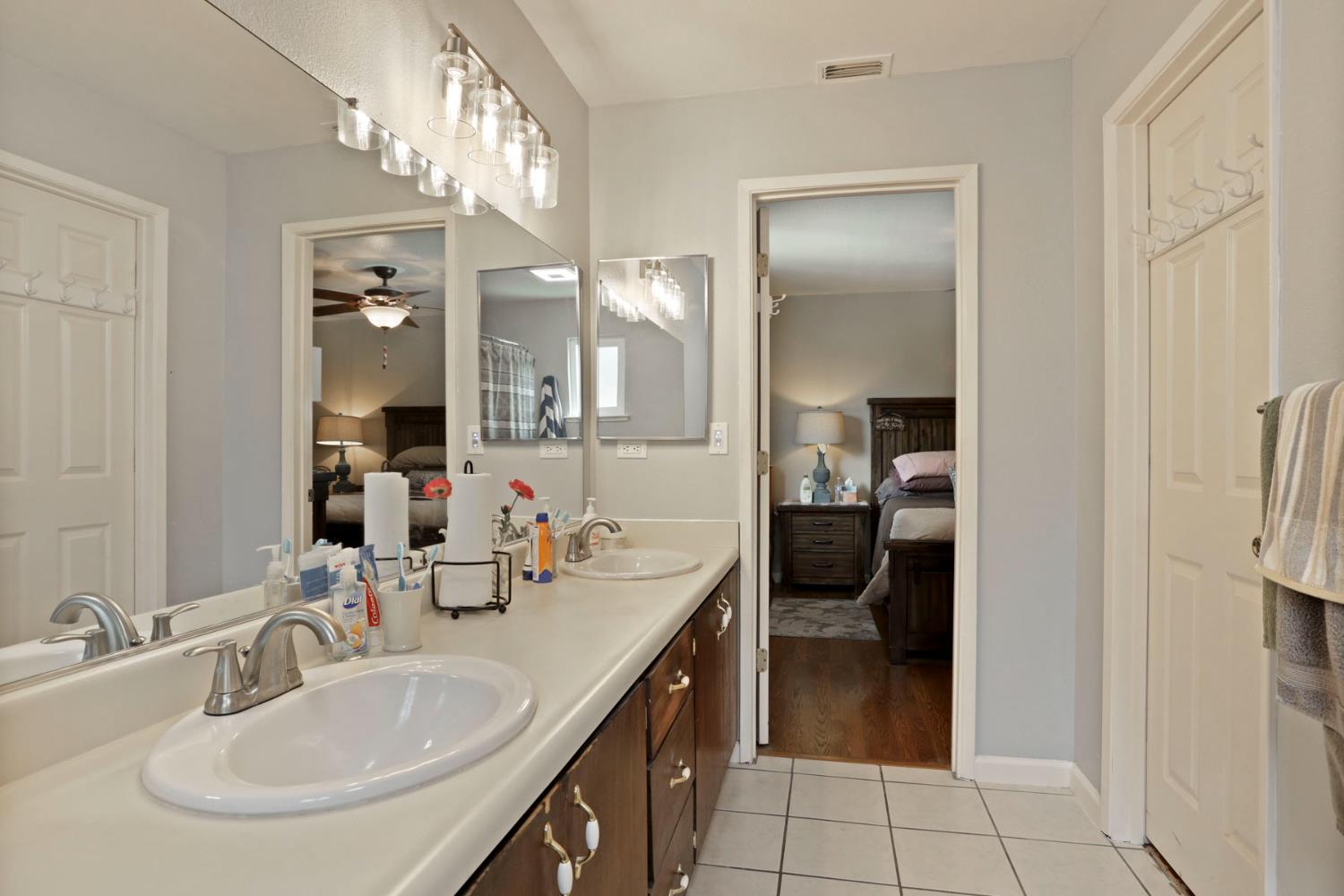 Detail Gallery Image 15 of 46 For 2700 Tassajara Dr, Modesto,  CA 95358 - 3 Beds | 2 Baths