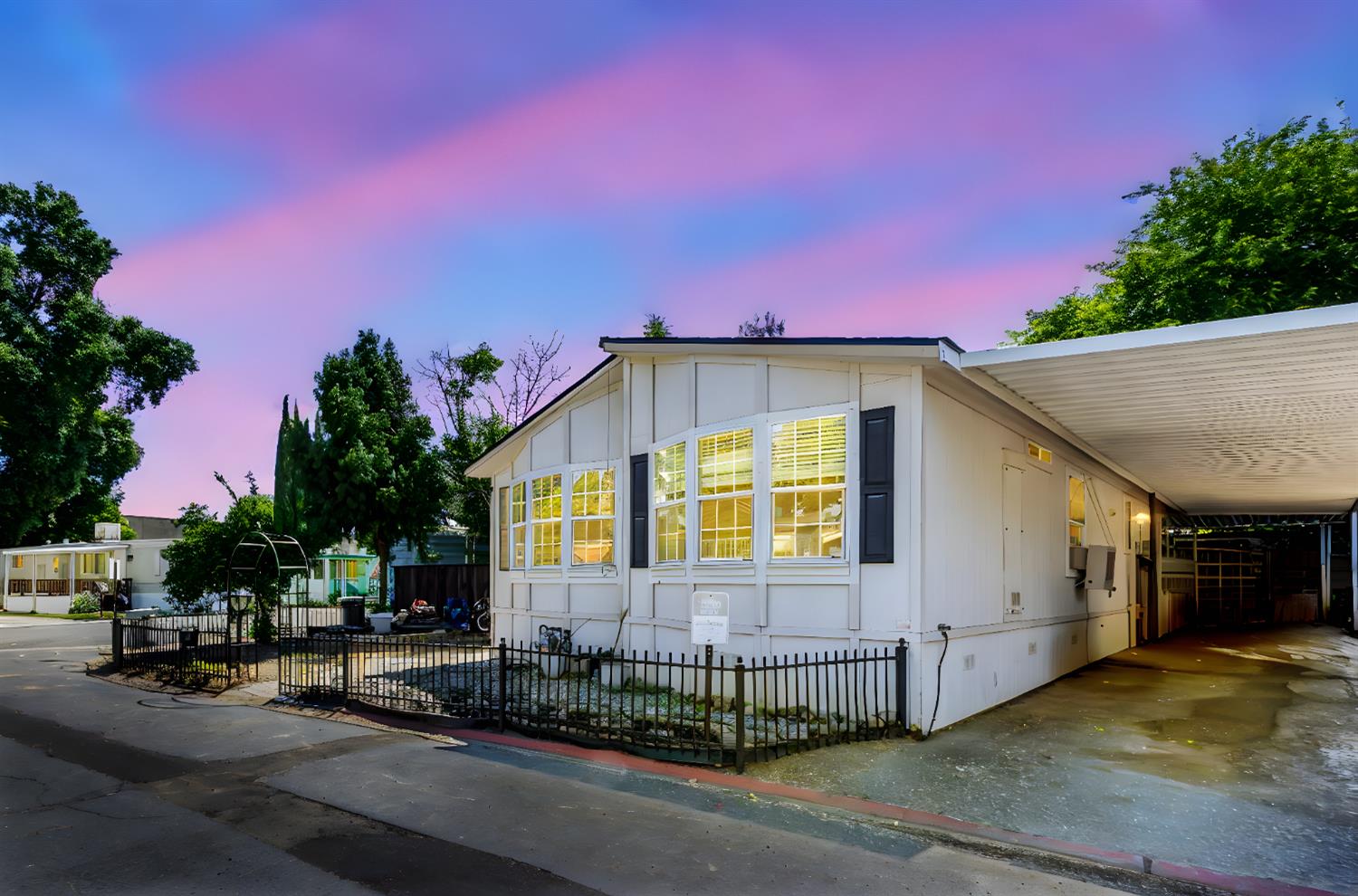 Detail Gallery Image 2 of 47 For 1050 W Capitol Ave 11, West Sacramento,  CA 95691 - 3 Beds | 2 Baths