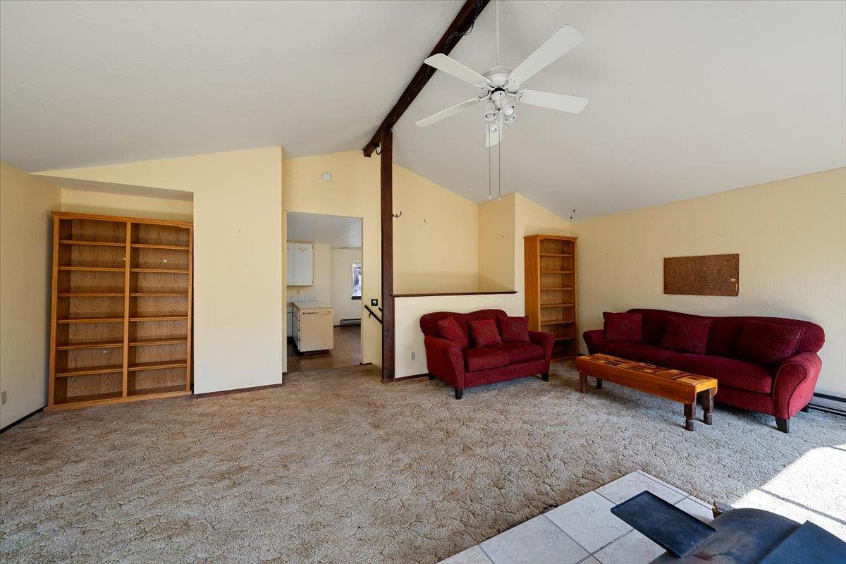 Detail Gallery Image 9 of 44 For 5941 Garden Park Dr, Garden Valley,  CA 95633 - 3 Beds | 2/1 Baths