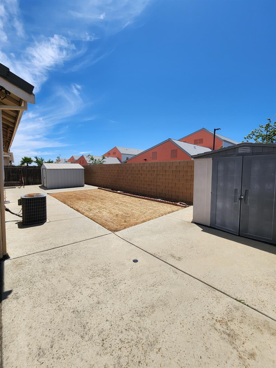 Detail Gallery Image 37 of 38 For 7312 Del Prado Way, Sacramento,  CA 95828 - 3 Beds | 2 Baths